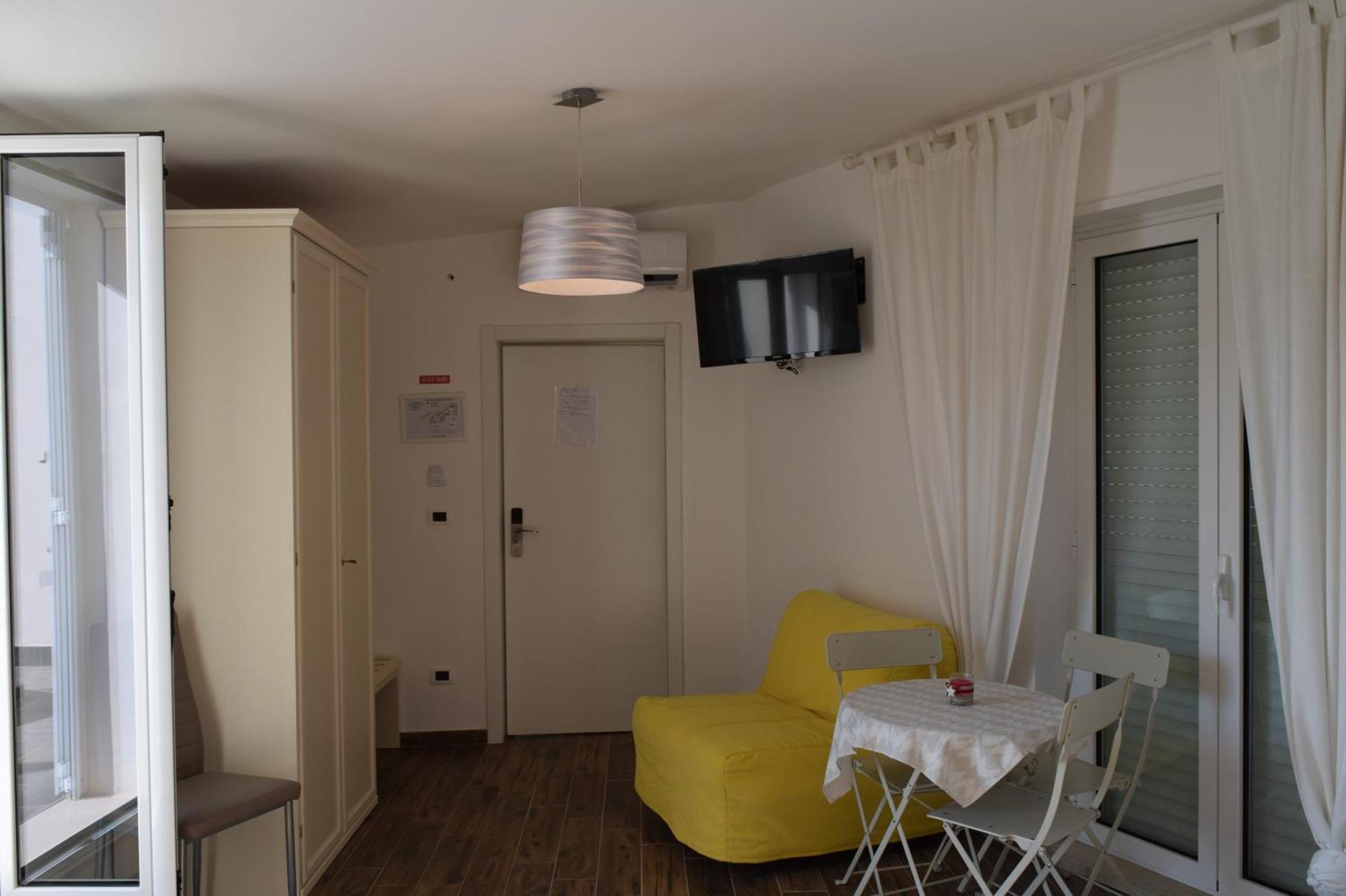 Domus Al Corso Con Servizio B&B Canosa di Puglia Kültér fotó