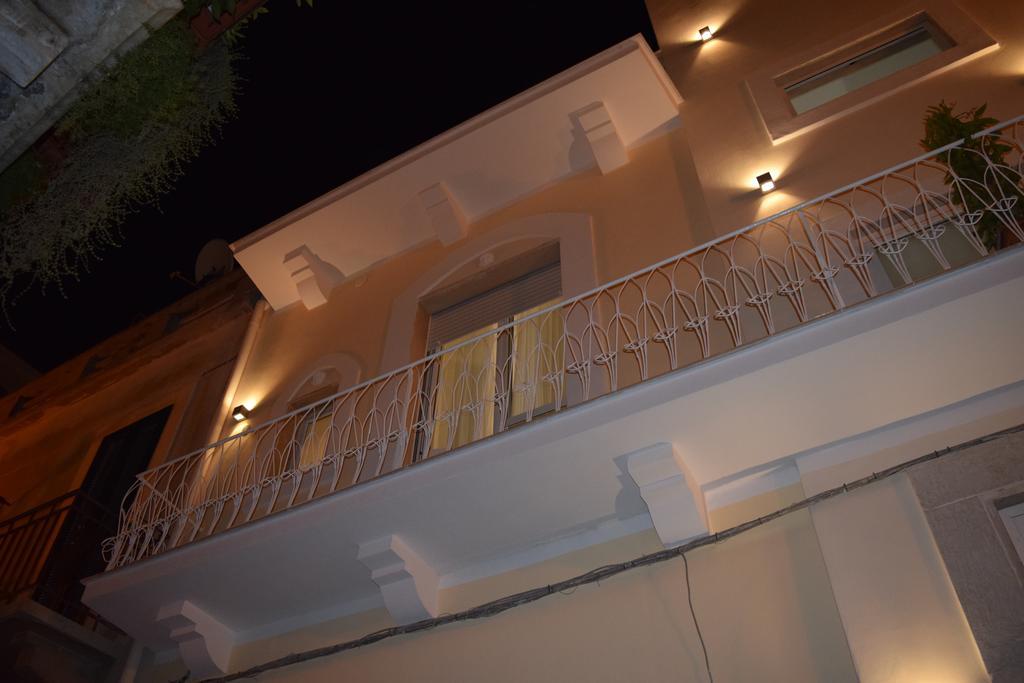 Domus Al Corso Con Servizio B&B Canosa di Puglia Kültér fotó