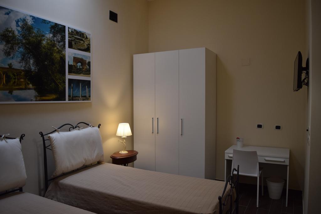 Domus Al Corso Con Servizio B&B Canosa di Puglia Szoba fotó