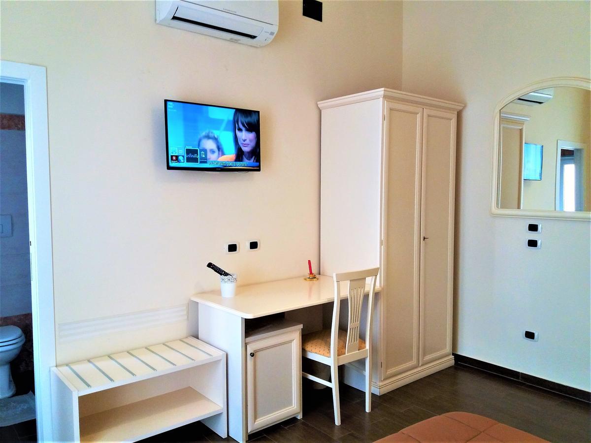 Domus Al Corso Con Servizio B&B Canosa di Puglia Kültér fotó
